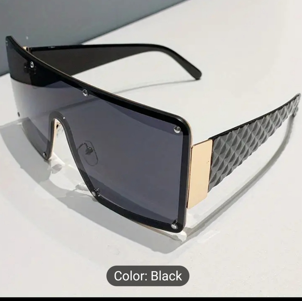 Shield-Style Black Women's Sunglasses with Gold Accent